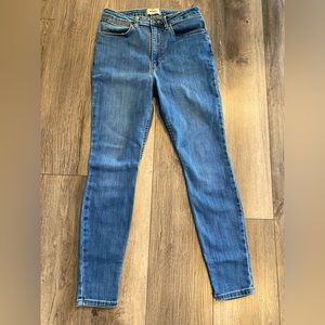 Women’s Wrangler high rise unforgettable skinny jeans size 8 worn once
